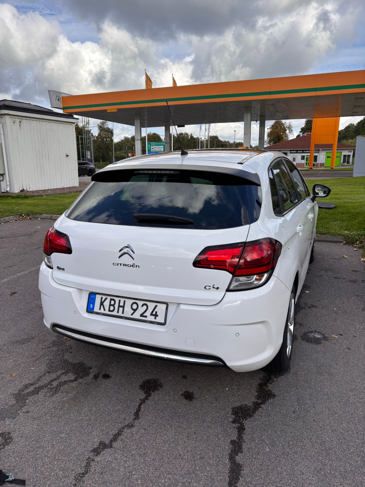 Citroen C4 1.2 e-THP EAT 2016, bild 2/8