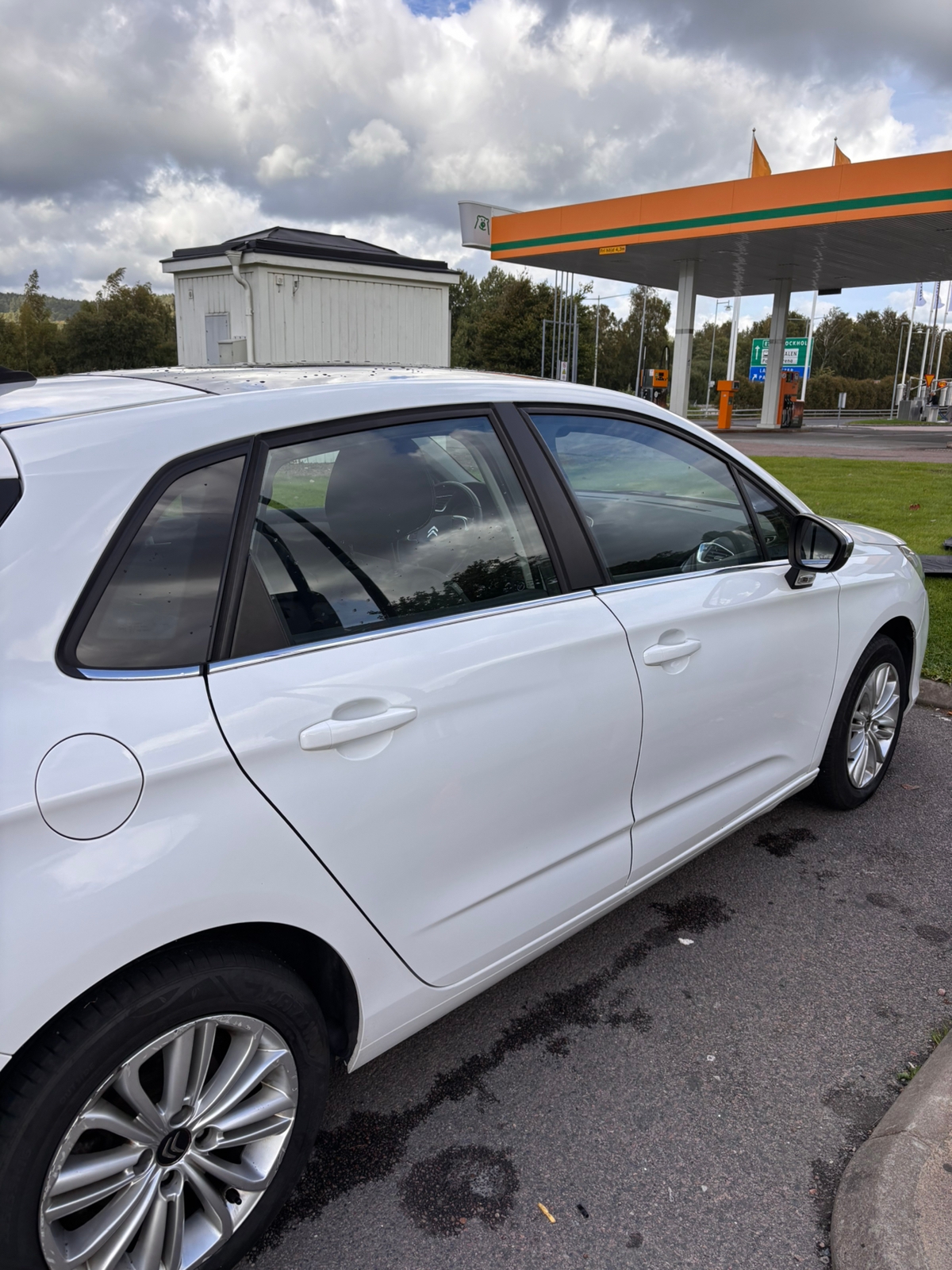 Citroen C4 1.2 e-THP EAT 2016, bild 4/8