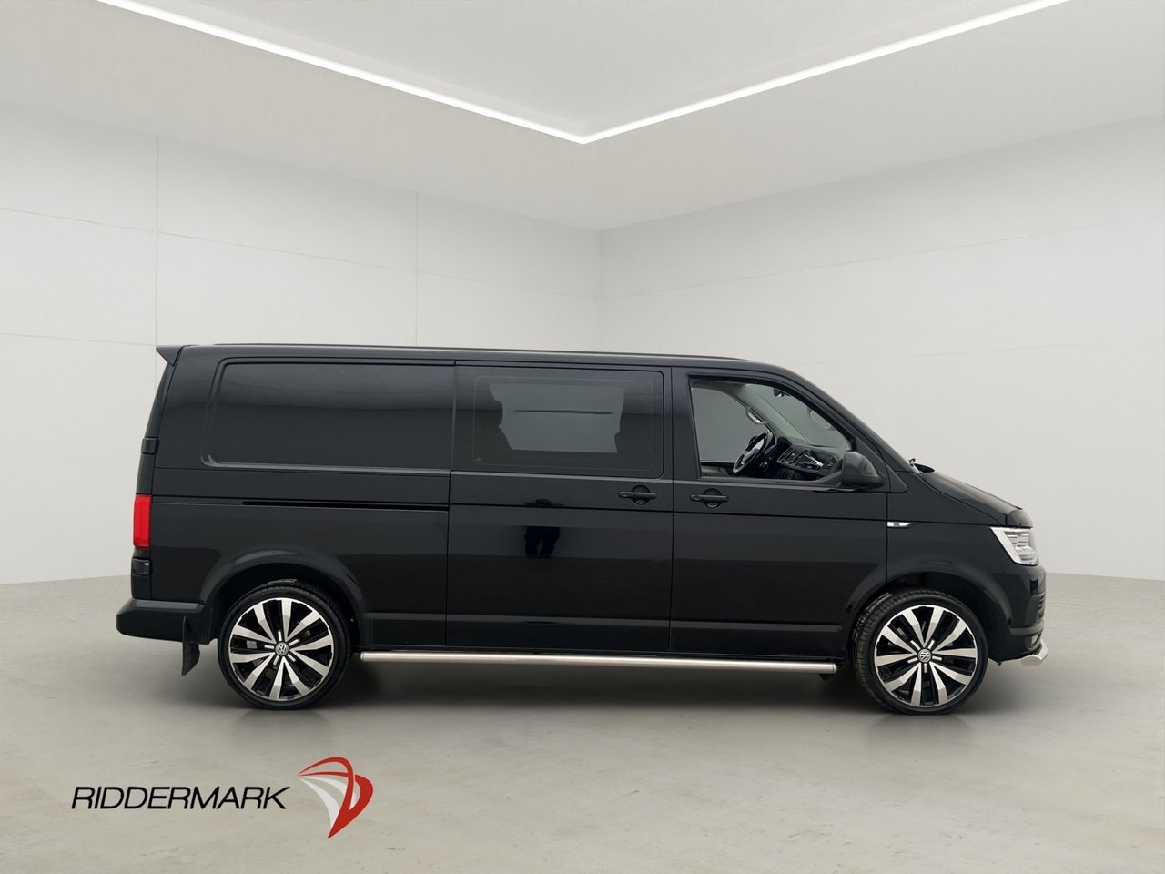 Volkswagen Transporter 2018, kuva 2/10