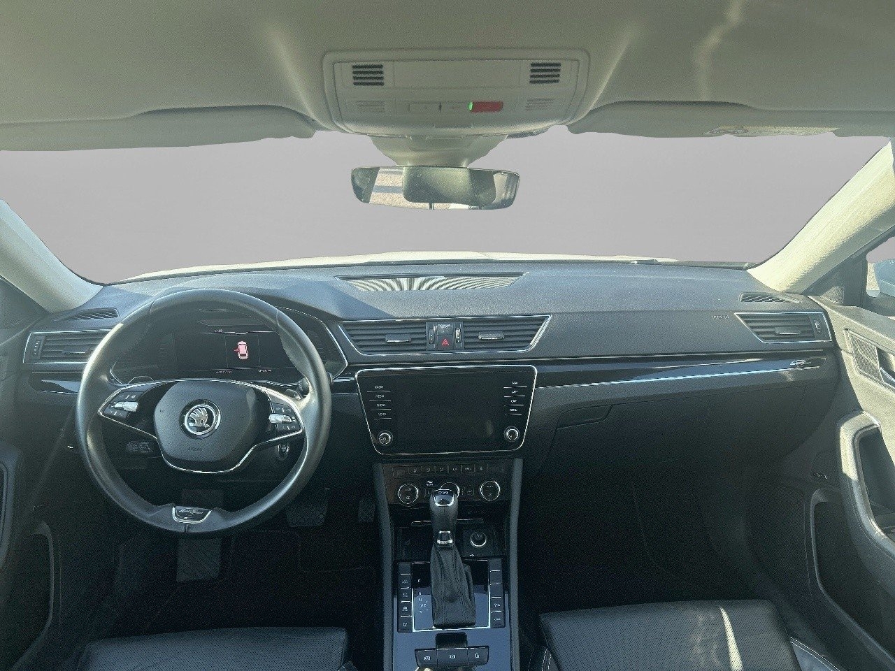 Skoda Superb 2021, bild 7/10