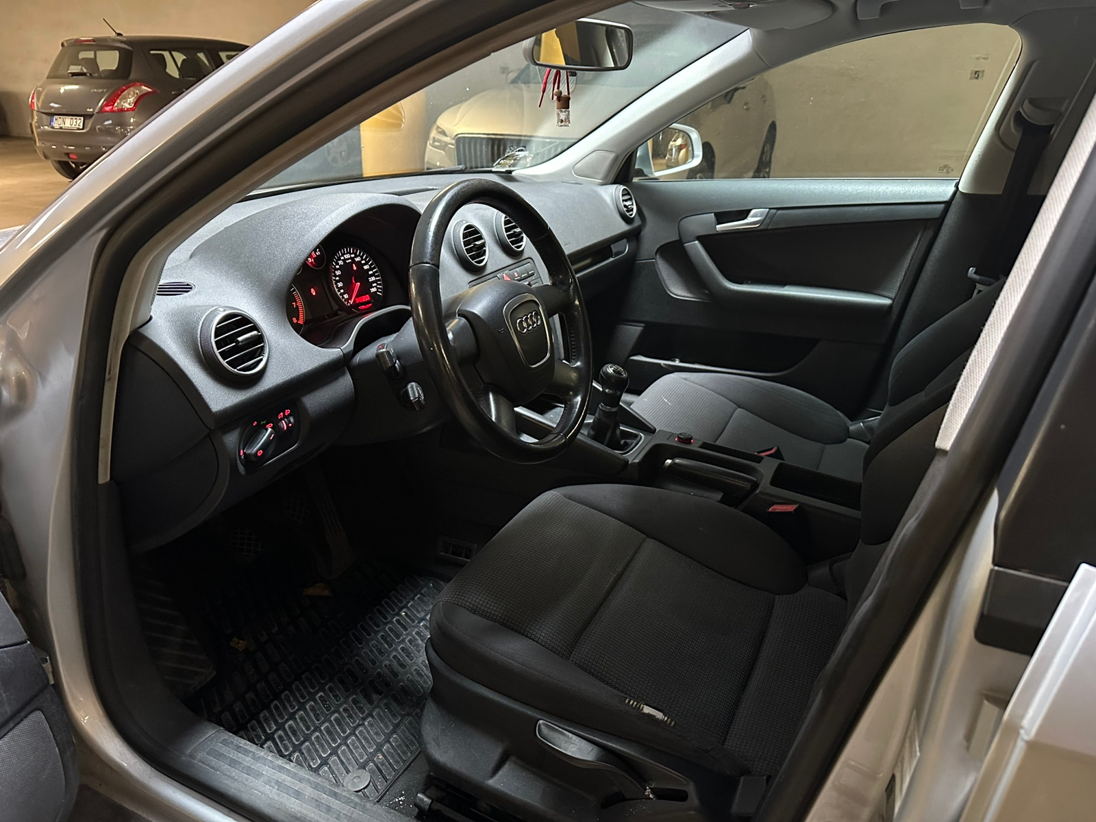 Audi A3 Sportback 1.6 8v Manuell 2007, bild 4/8