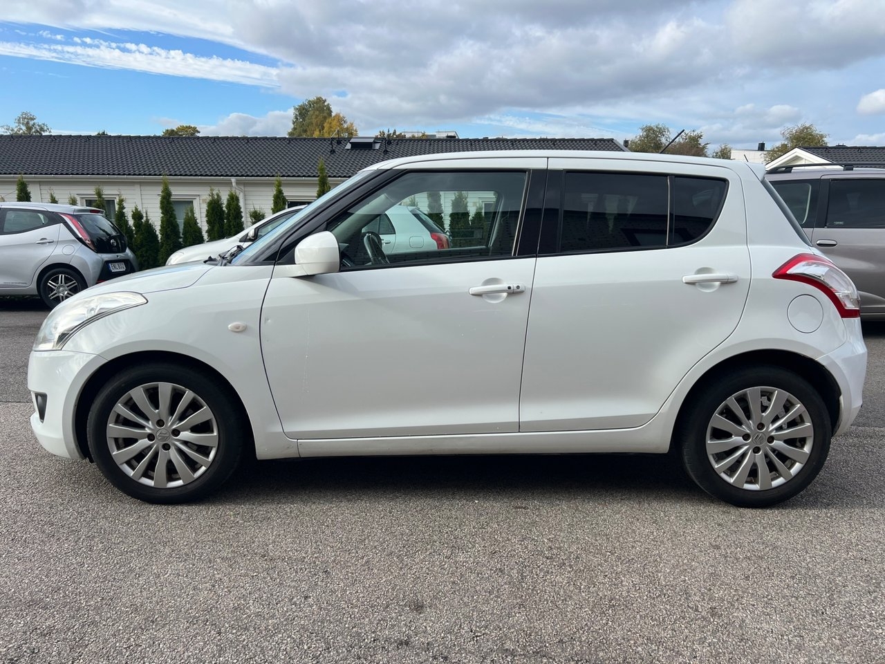 Suzuki Swift 2011, photo 5/10