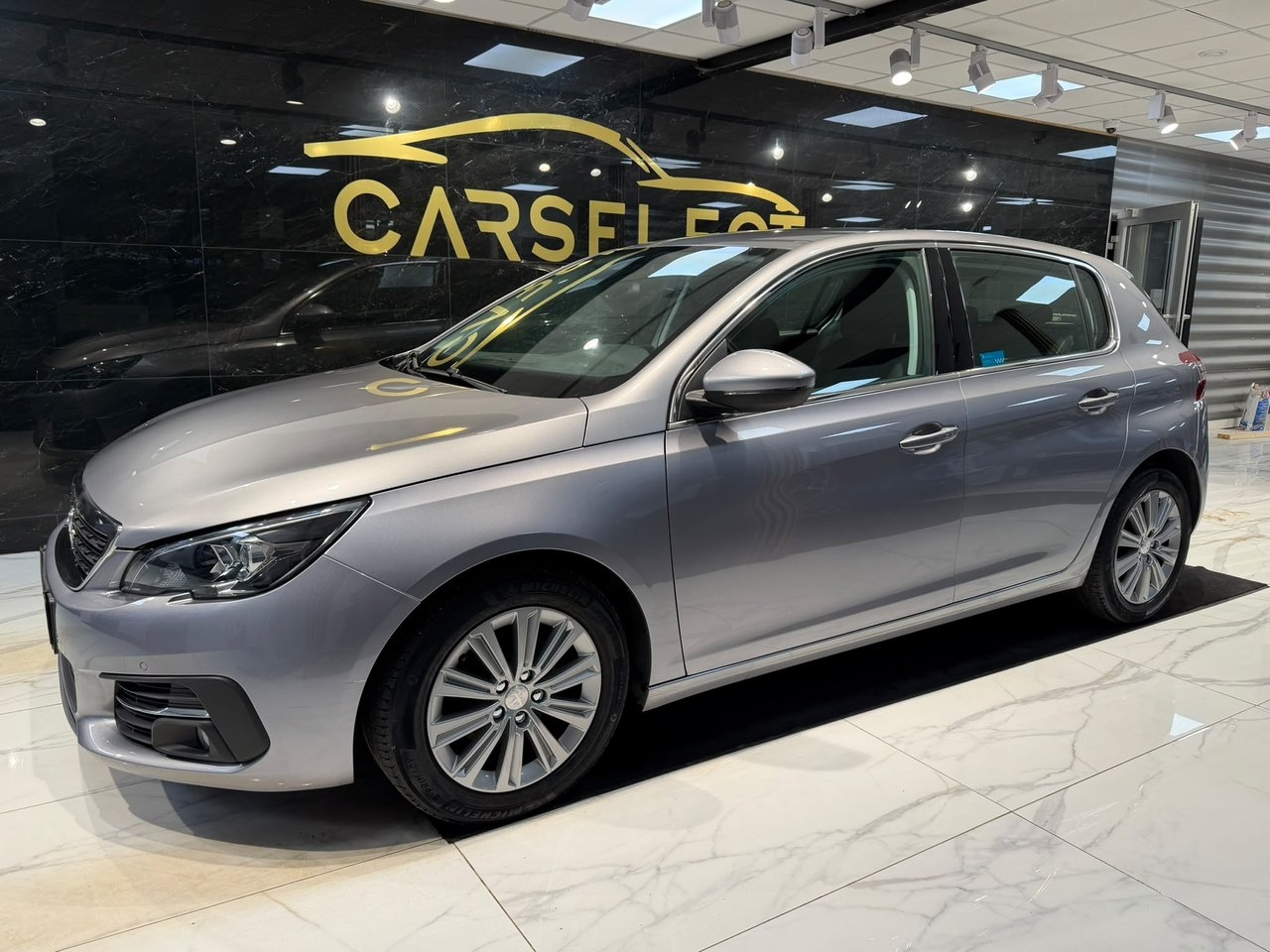 Peugeot 308 2019, bild 2/10