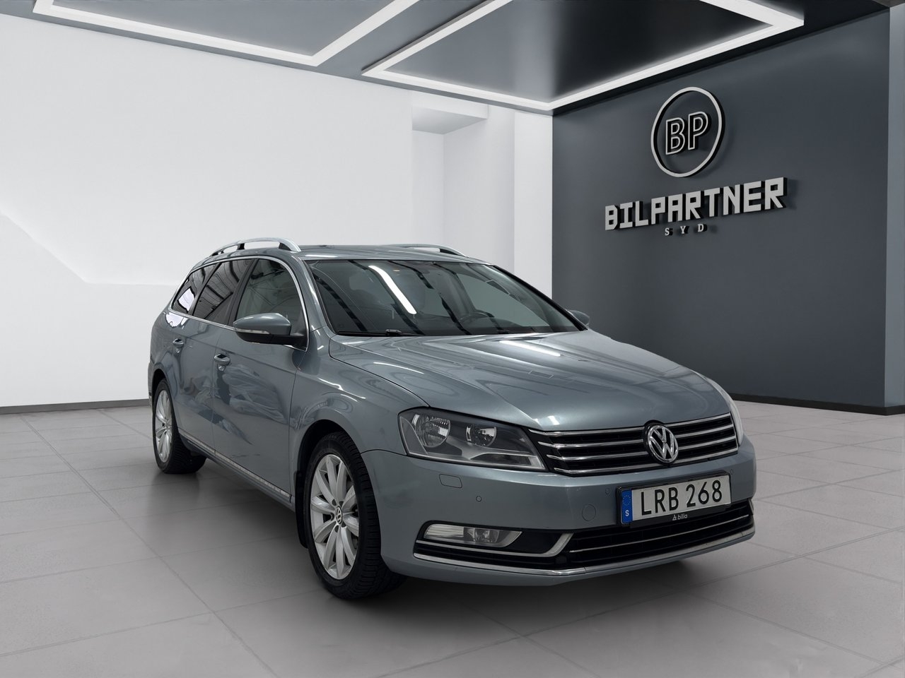 Volkswagen Passat 2011, photo 4/10