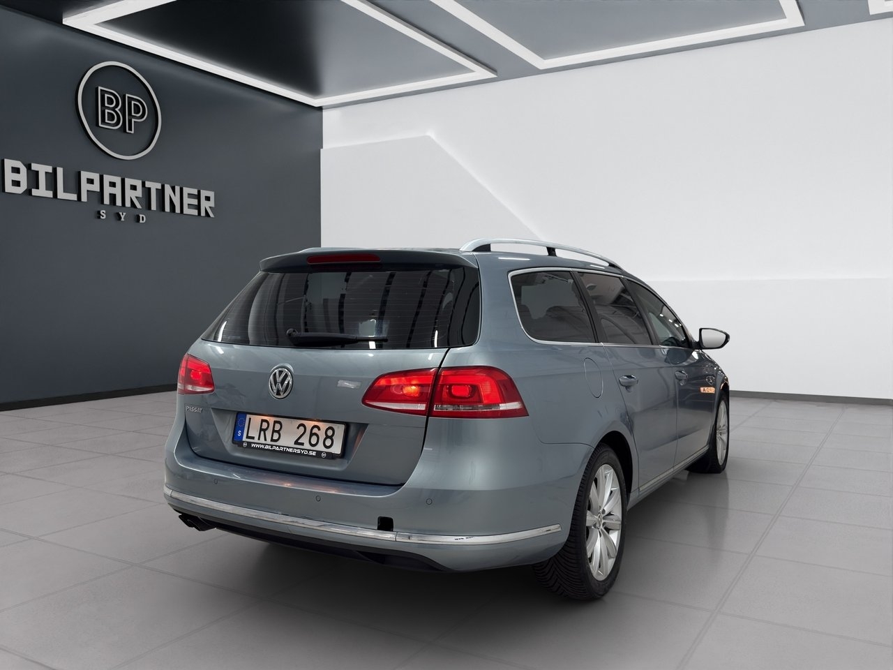 Volkswagen Passat 2011, photo 5/10