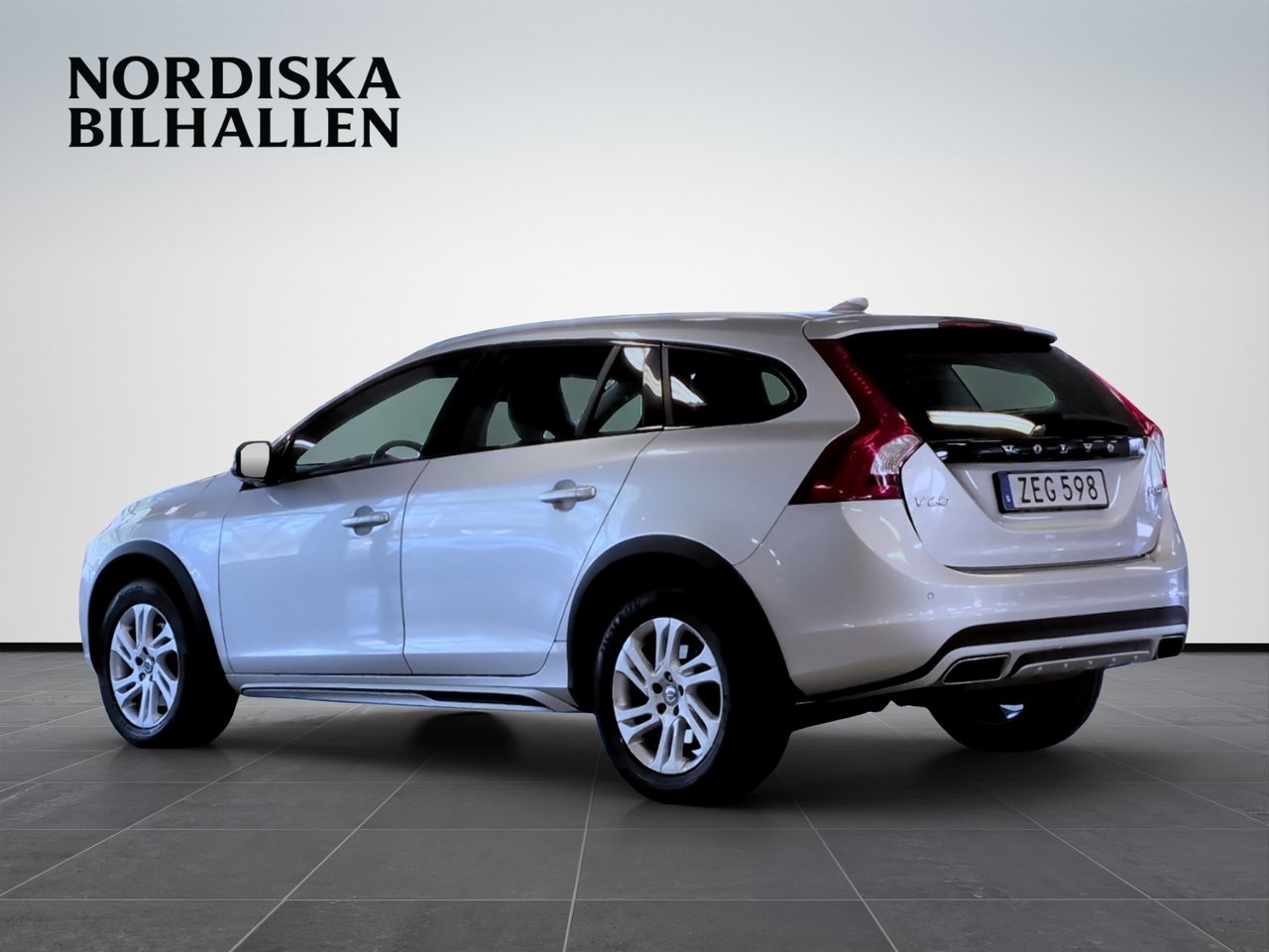 Volvo V60 Cross Country RESERVERAD 2018, kuva 6/10