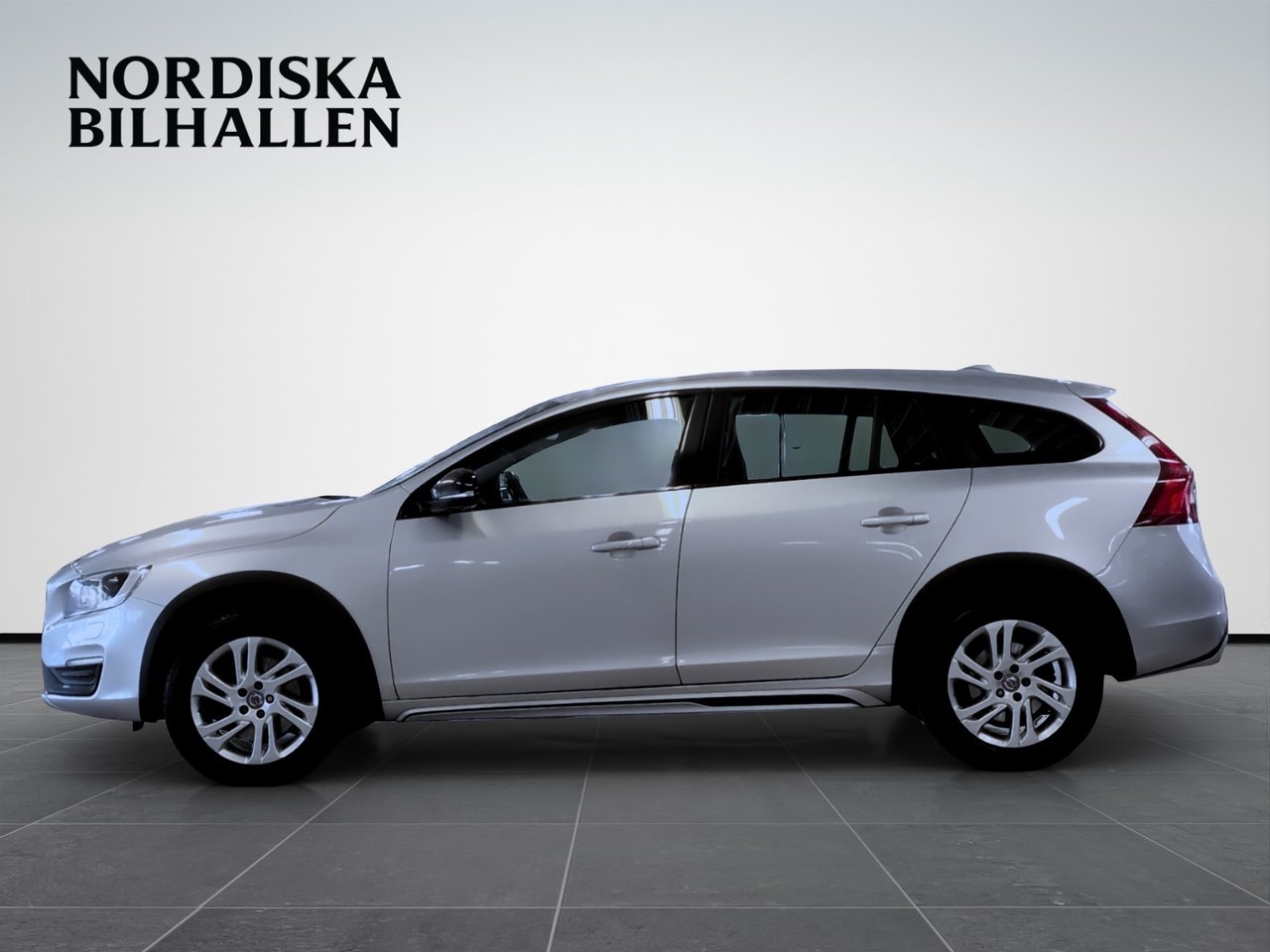 Volvo V60 Cross Country RESERVERAD 2018, kuva 5/10