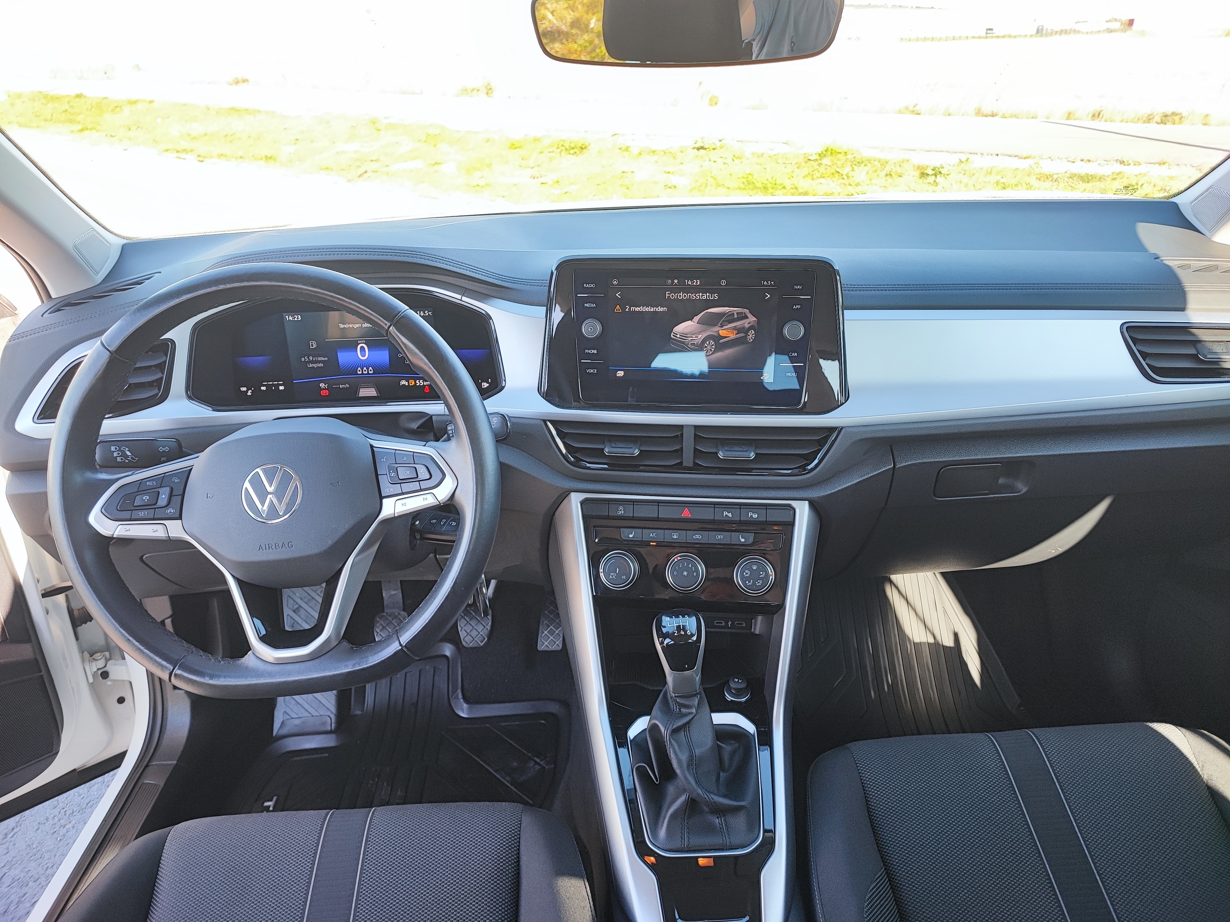 Volkswagen T-Roc 1.0 TSI OPF Manuell 2022, bild 3/6