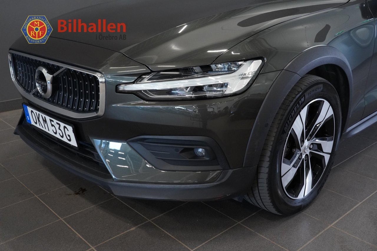 Volvo V60 Cross Country 2021, photo 2/10