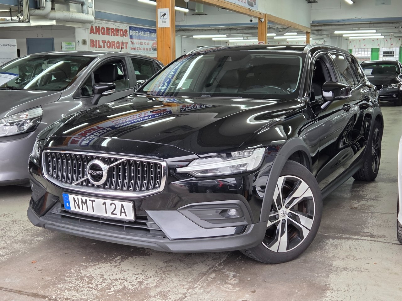 Volvo V60 Cross Country 2019, bild 2/10