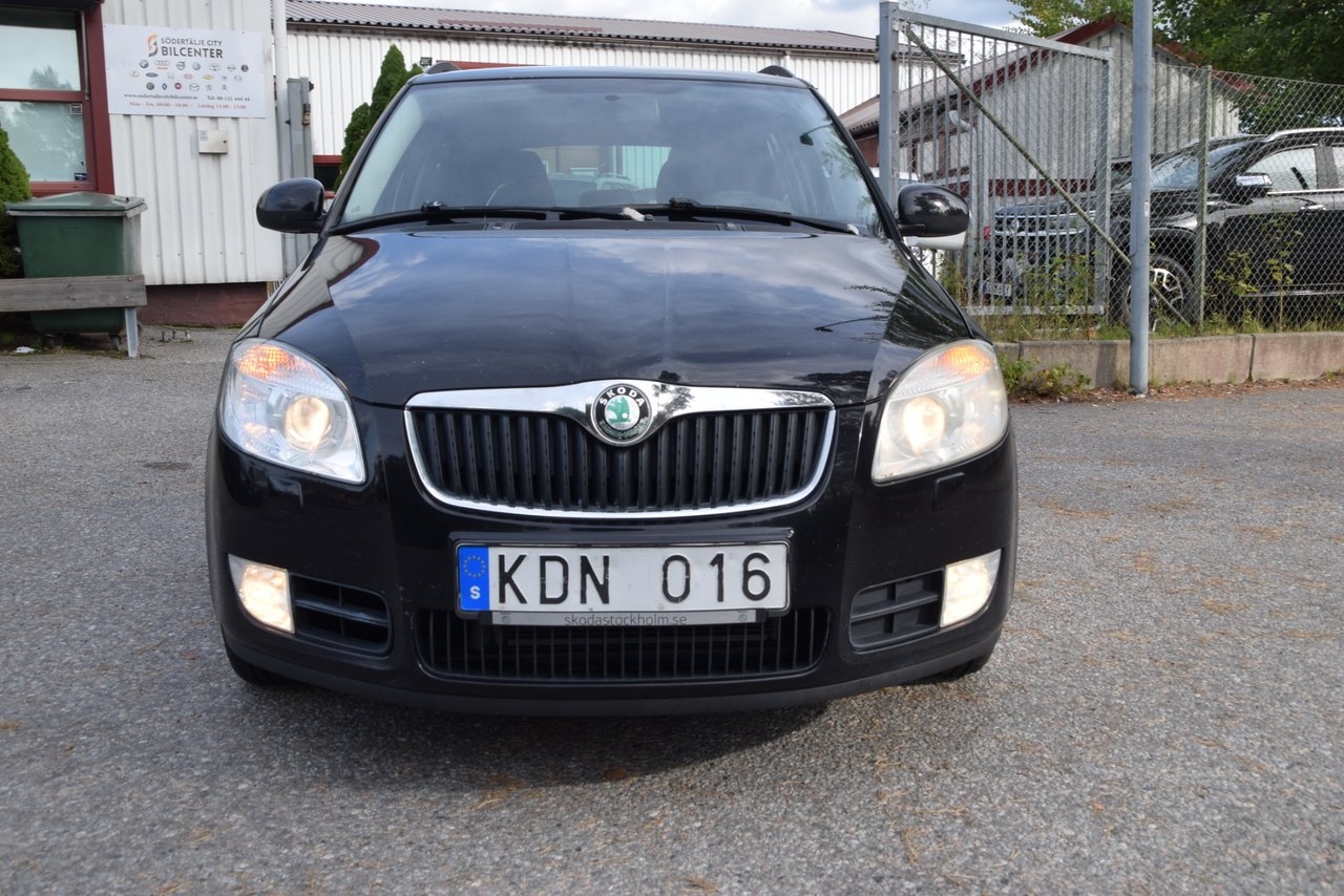 Skoda Fabia 2010, bild 2/10
