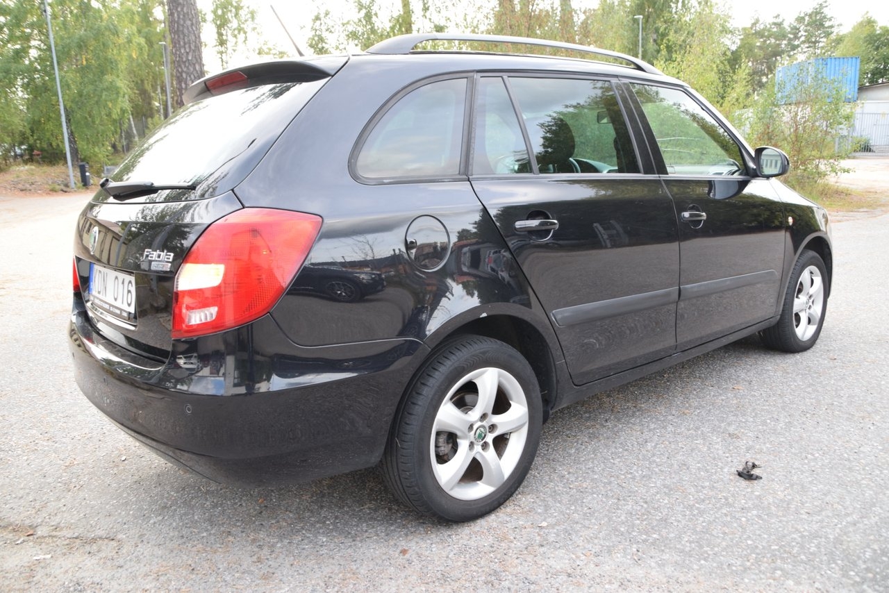 Skoda Fabia 2010, bild 5/10