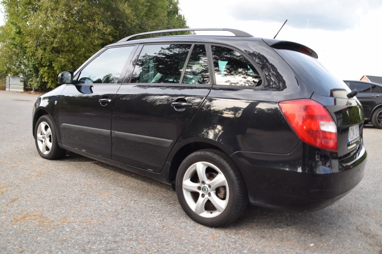 Skoda Fabia 2010, bild 6/10