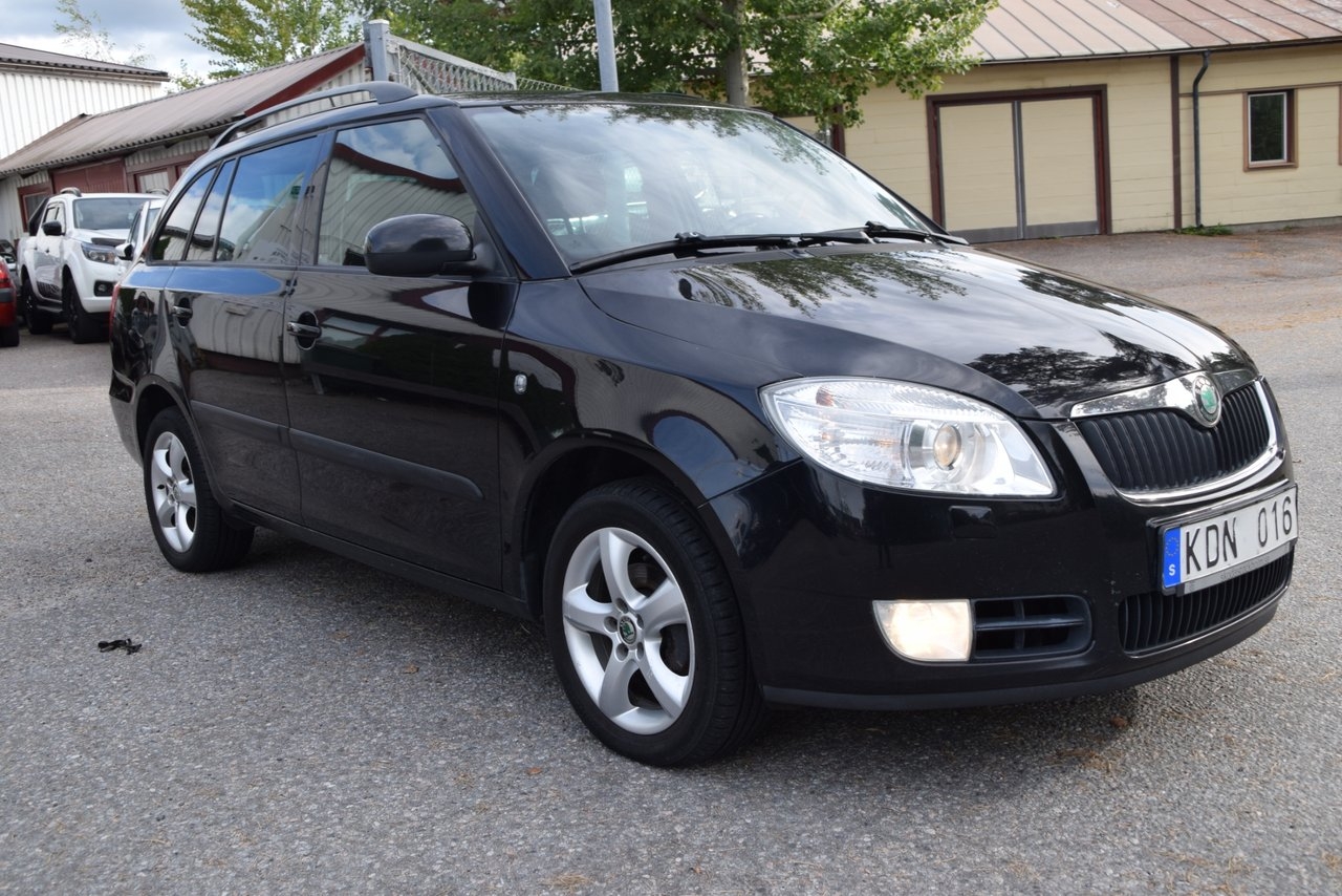 Skoda Fabia 2010, bild 3/10