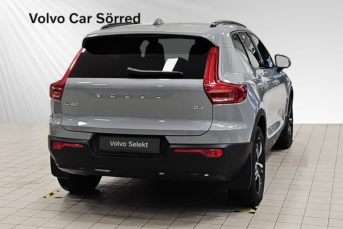 Volvo XC40 B3 FWD Bensin Plus Dark, Drag 2025, bild 5/10