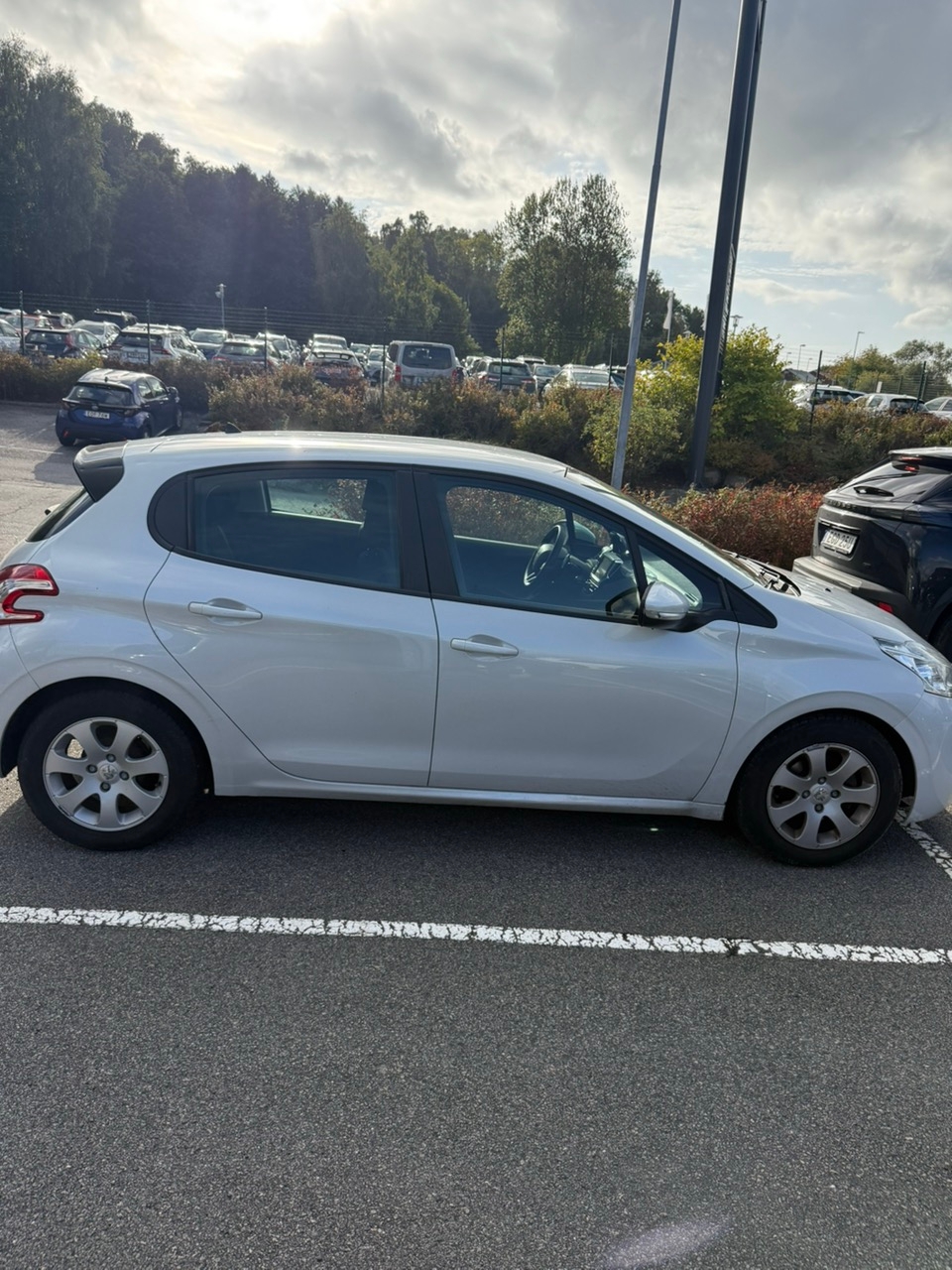 Peugeot 208 5-dörrar 1.4 e-HDi 68 8v EGS 2015, bild 3/10