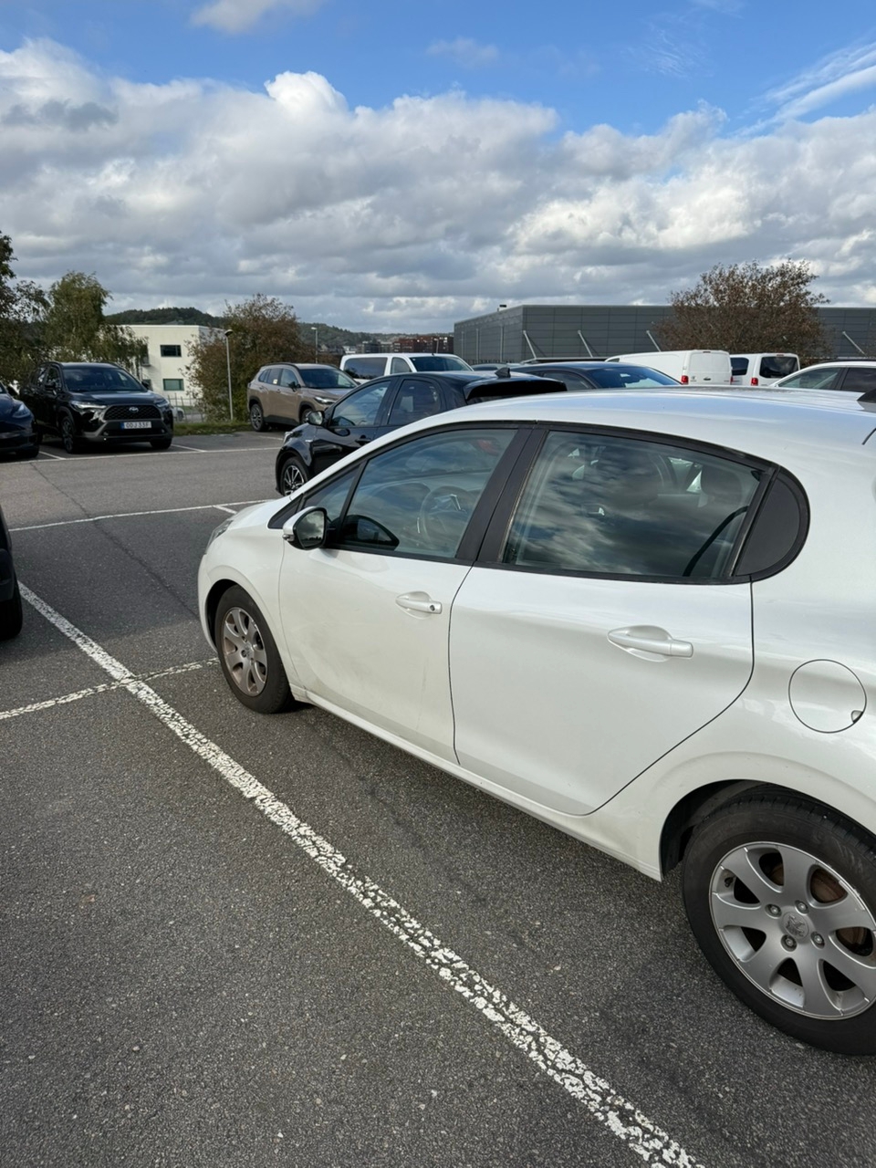 Peugeot 208 5-dörrar 1.4 e-HDi 68 8v EGS 2015, bild 4/10