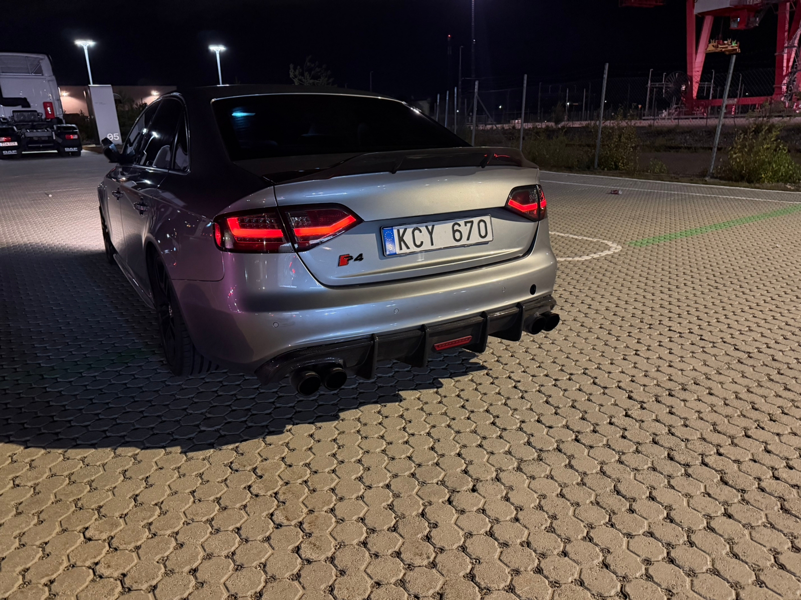 Audi A4 Sedan 3.0 TDI V6 DPF quattro 2010, bild 3/5