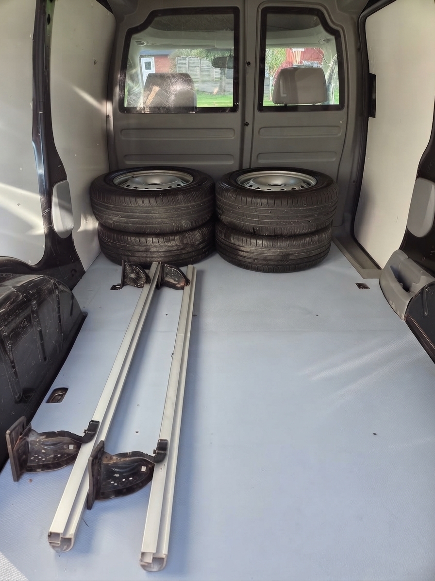Volkswagen Caddy Maxi 2010, kuva 3/4