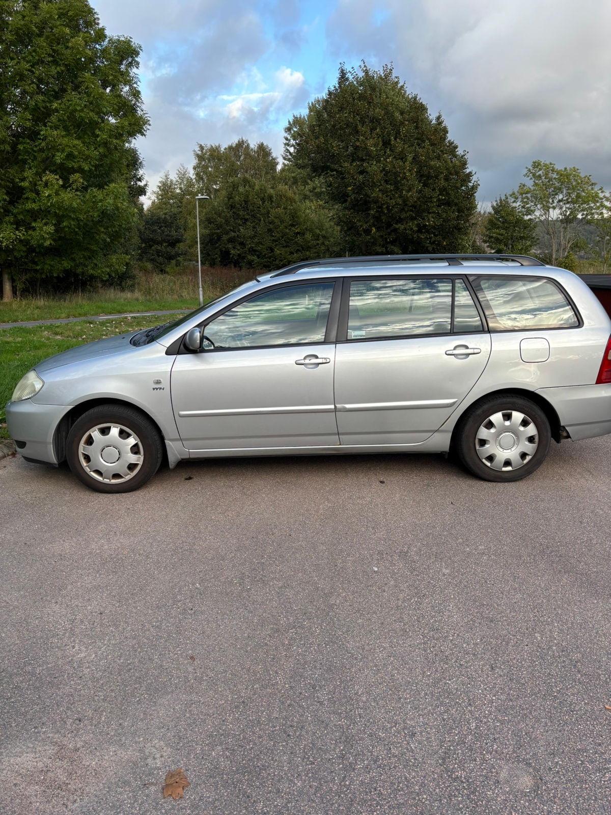 Toyota Corolla Kombi 1.6 VVT-i Manuell 2004, bild 6/6