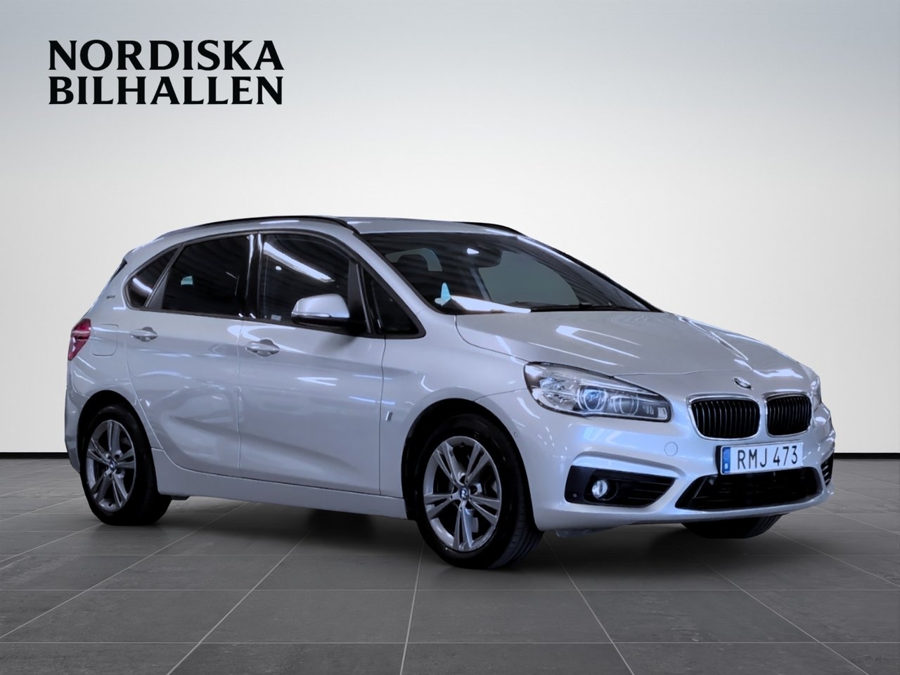 BMW 225