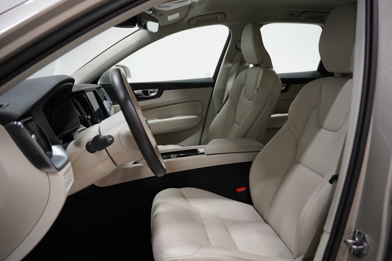 Volvo XC60 T5 AWD Momentum 2020, photo 7/10