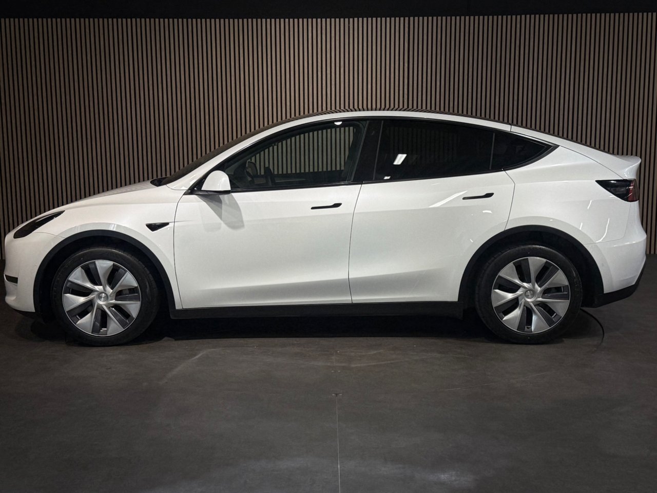 Tesla Model Y Long Range 2022, photo 6/10