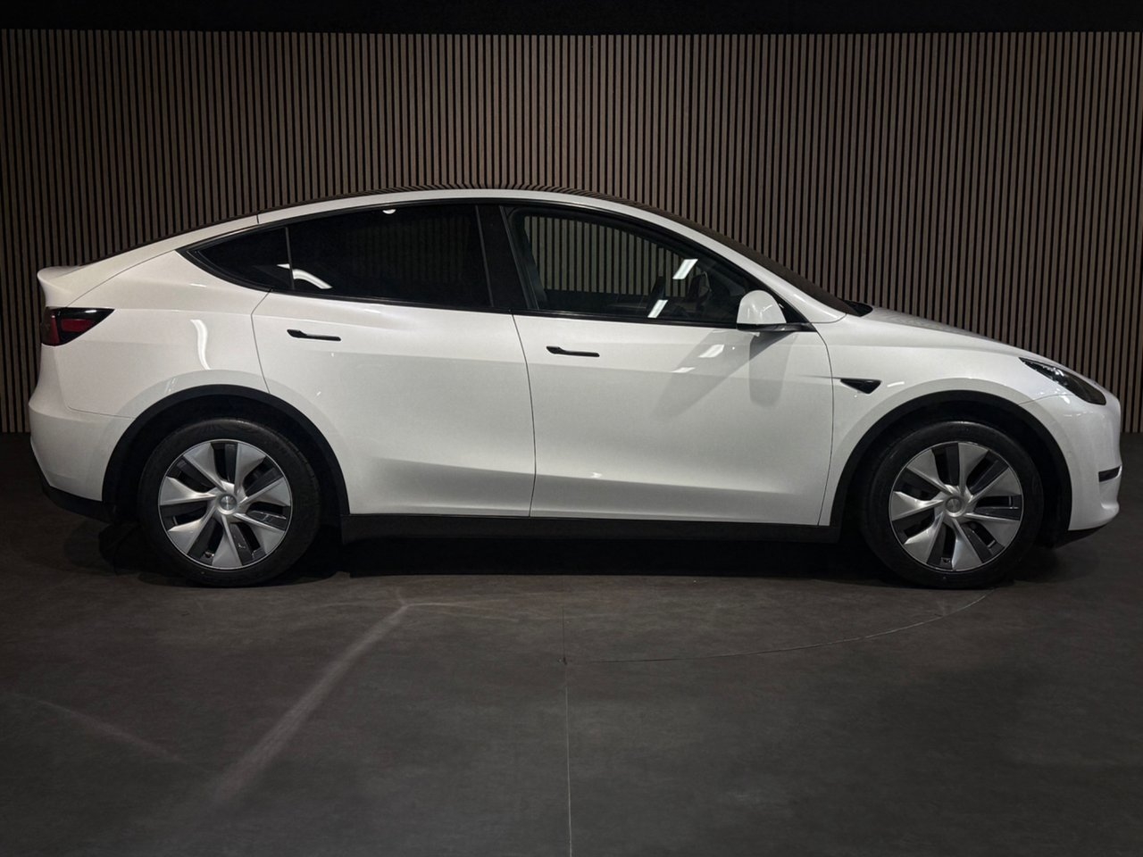 Tesla Model Y Long Range 2022, photo 2/10