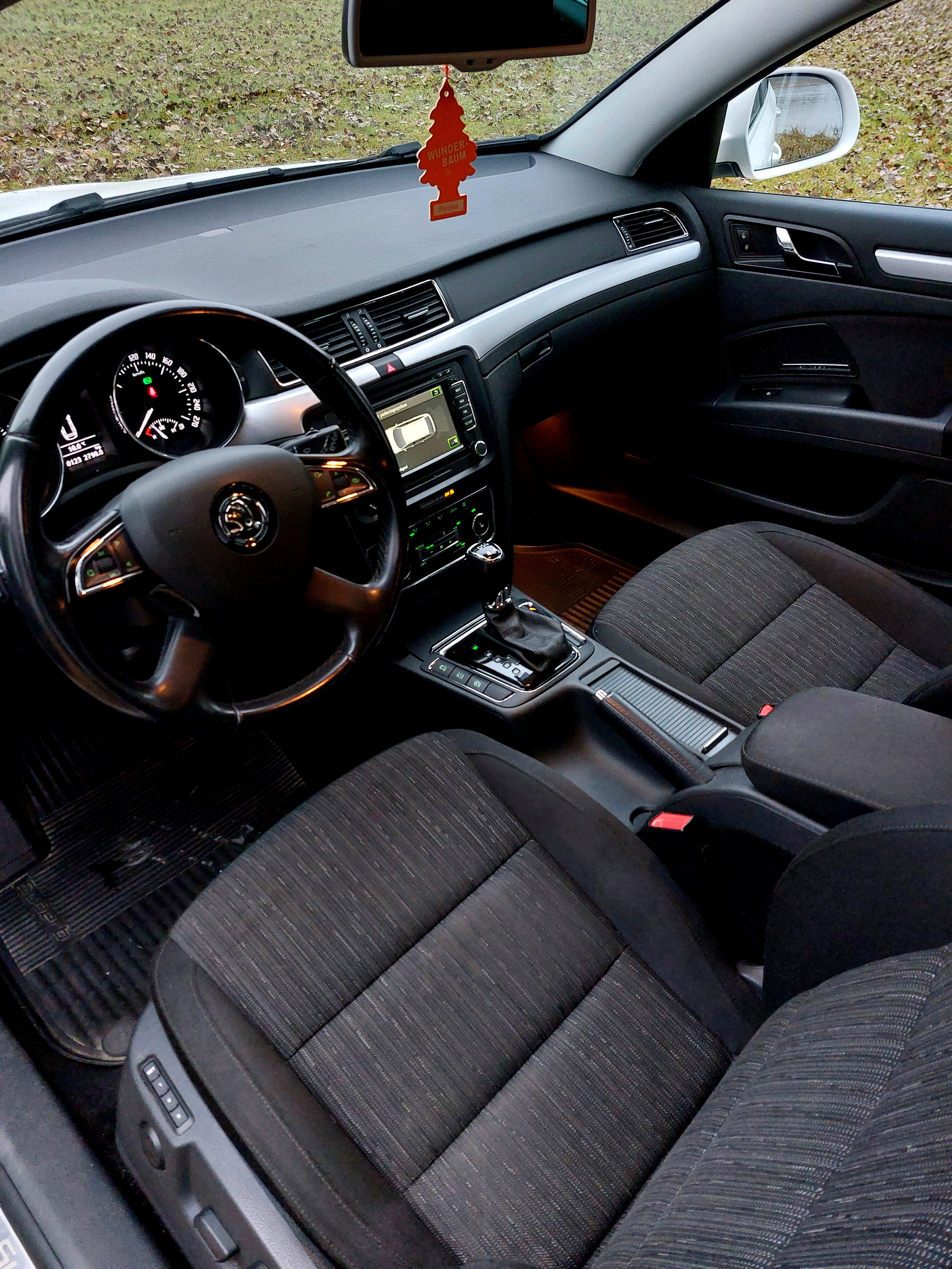 Skoda Superb 2014, kuva 4/6
