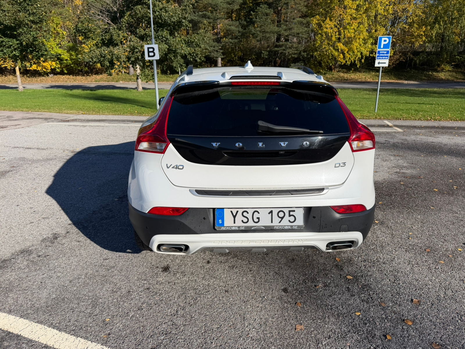 Volvo V40 Cross Country D3 Geartronic 2019, photo 5/10