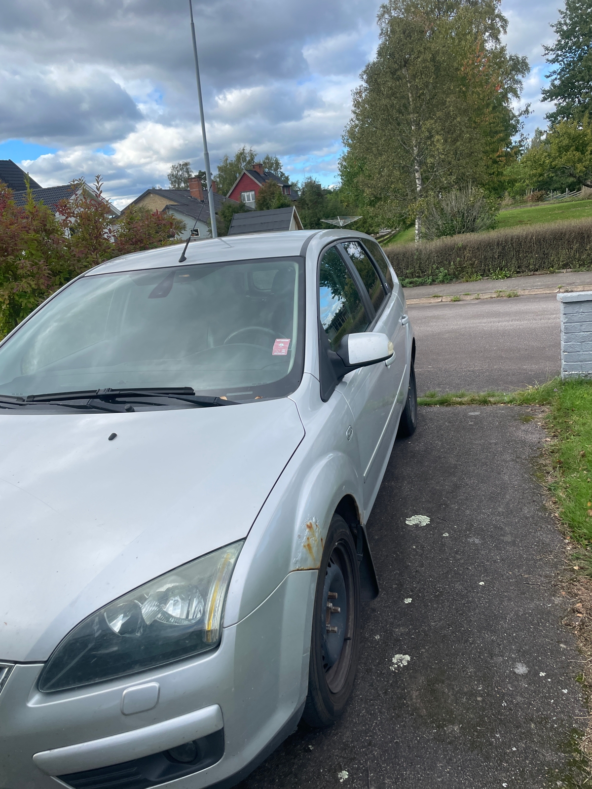 Ford Focus Kombi 1.8 Flexifuel Manuell 2007, bild 6/7