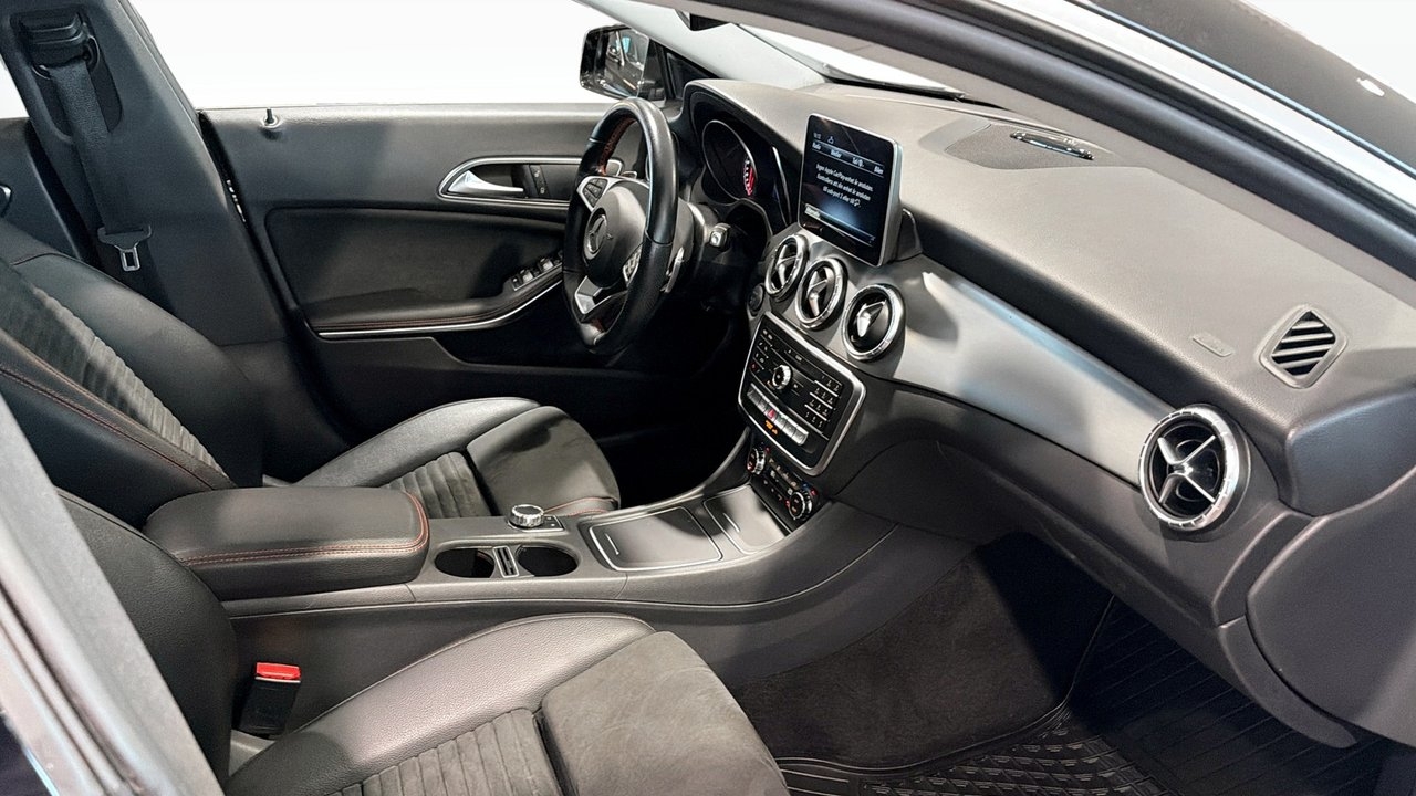 Mercedes-Benz CLA 200 AMG-Line 2019, bild 3/9