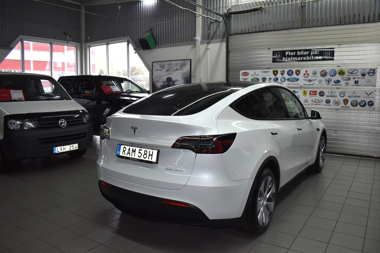Tesla Model Y Long Range AWD (514hk) 2023, photo 3/10