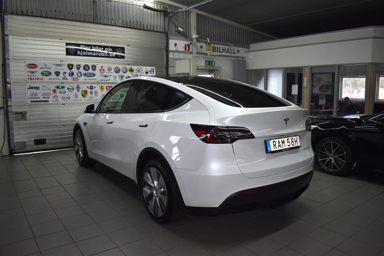 Tesla Model Y Long Range AWD (514hk) 2023, photo 4/10