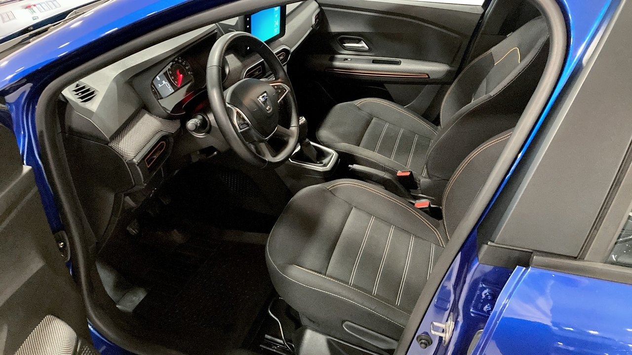 Dacia Sandero COMFORT TCE 90 MAN 2023, bild 4/9