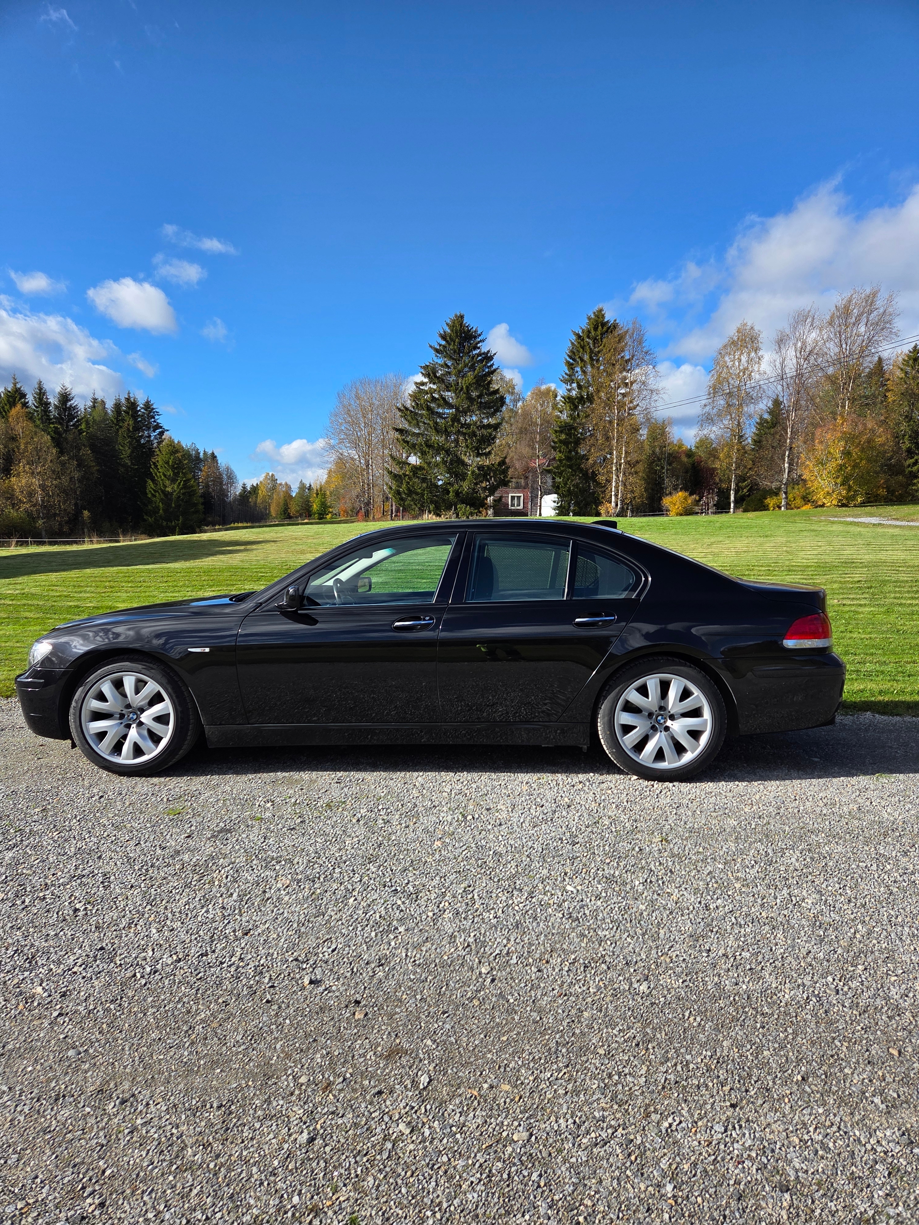 BMW 745