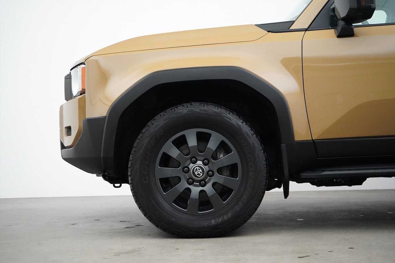 Toyota Land Cruiser 2024, photo 2/10