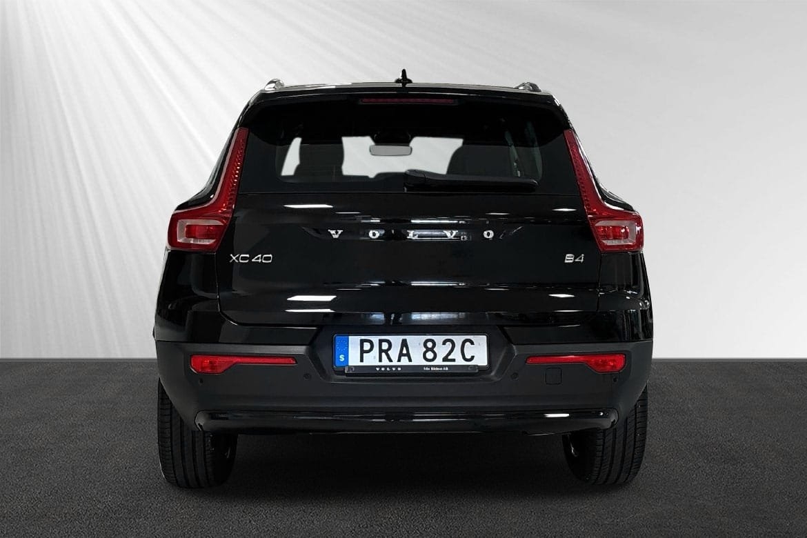 Volvo XC40 B4 FWD Bensin Plus Dark 2025, kuva 2/9