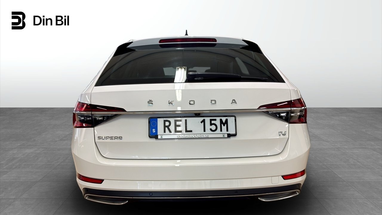 Skoda Superb 2020, photo 5/10