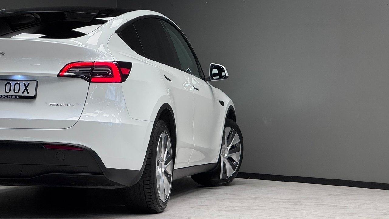 Tesla Model Y Long Range AWD / Dragkrok 2023, kuva 4/15
