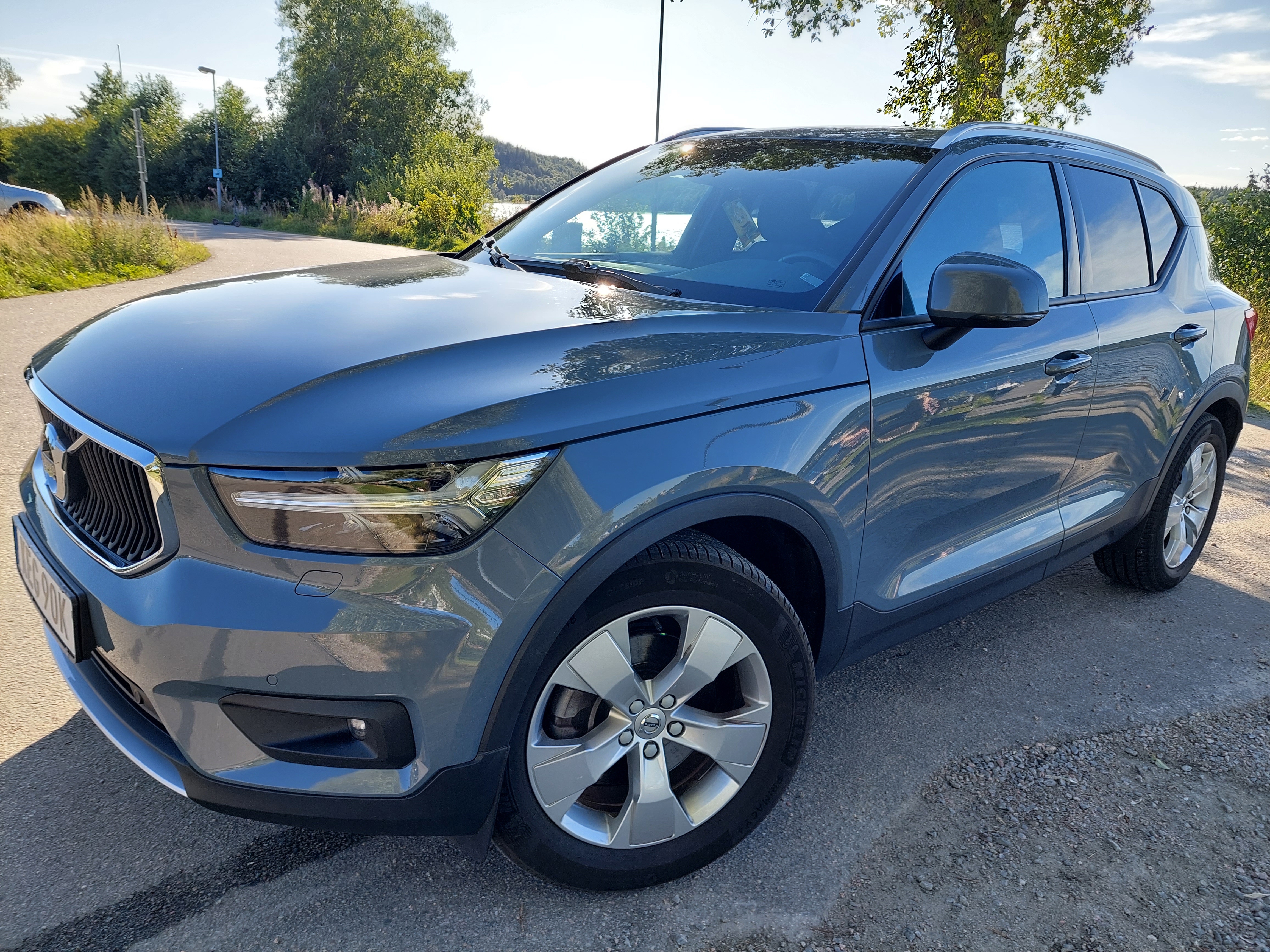 Volvo XC40 B4 DCT 2022, bild 2/8