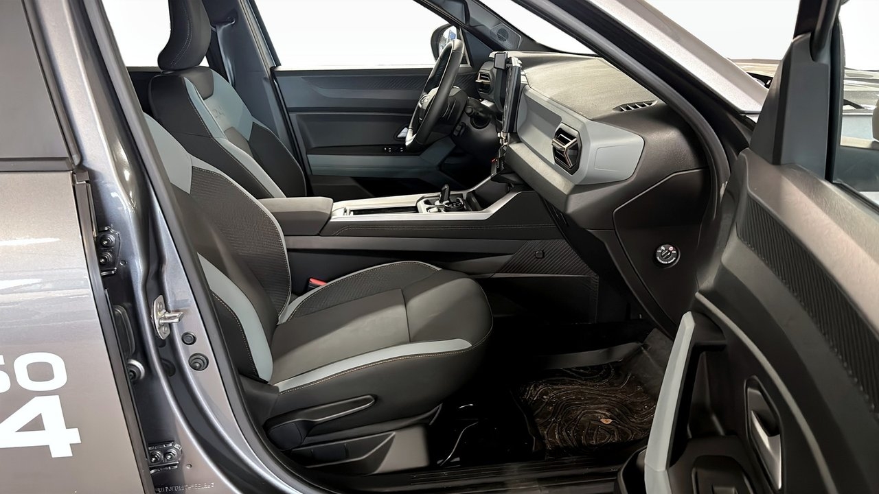 Dacia Bigster EXTREME HYBRID 150 4X4 2026, photo 3/10