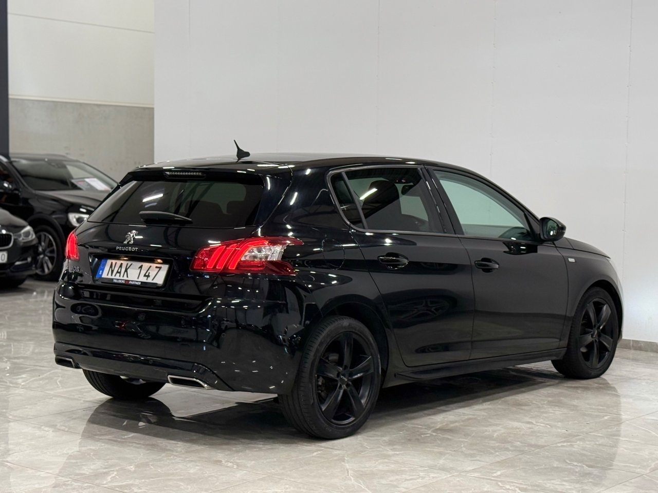 Peugeot 308 1.2 PureTech 110hk Active 2016, bild 3/10