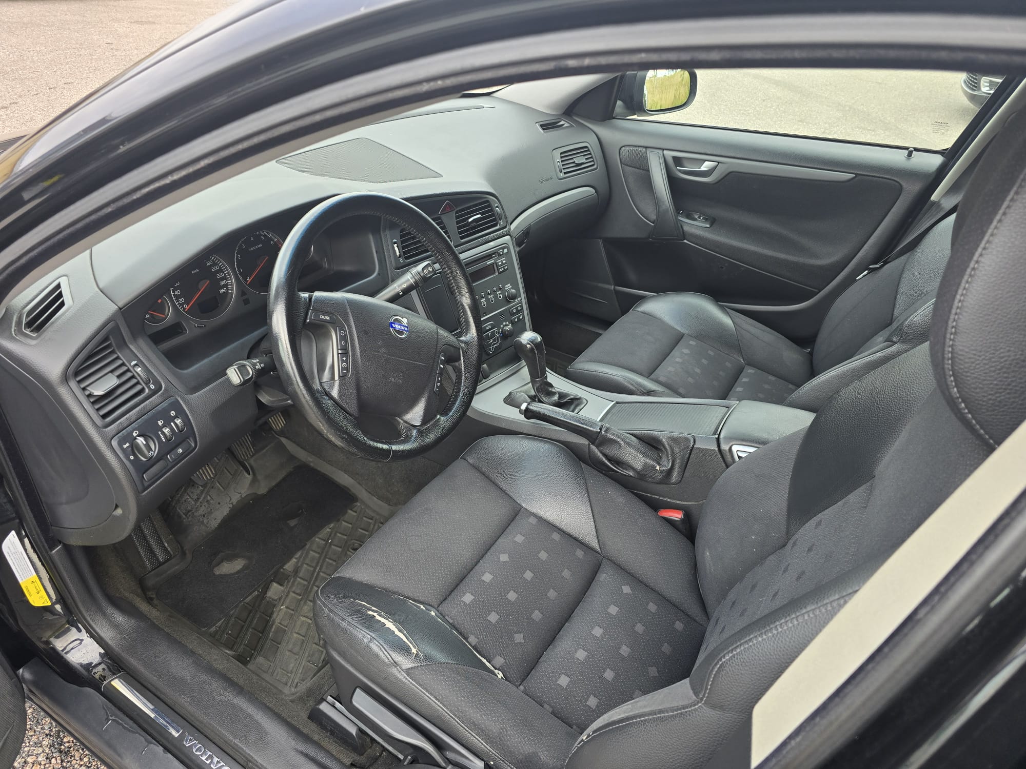 Volvo V70 2.4 Manuell 2007, bild 2/6