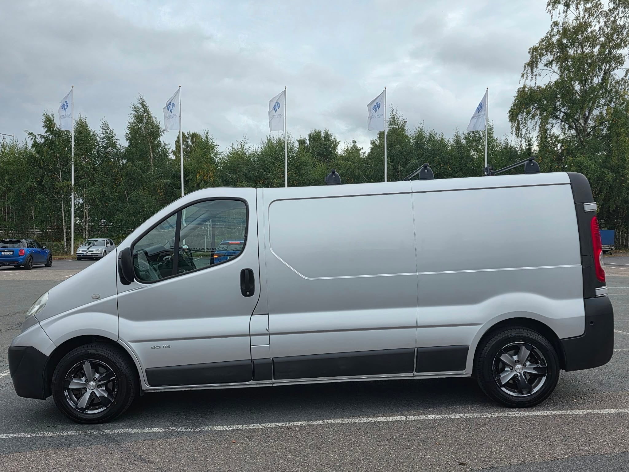 Nissan Primastar 2.9t 2.0 dCi Manuell 2007, photo 2/10