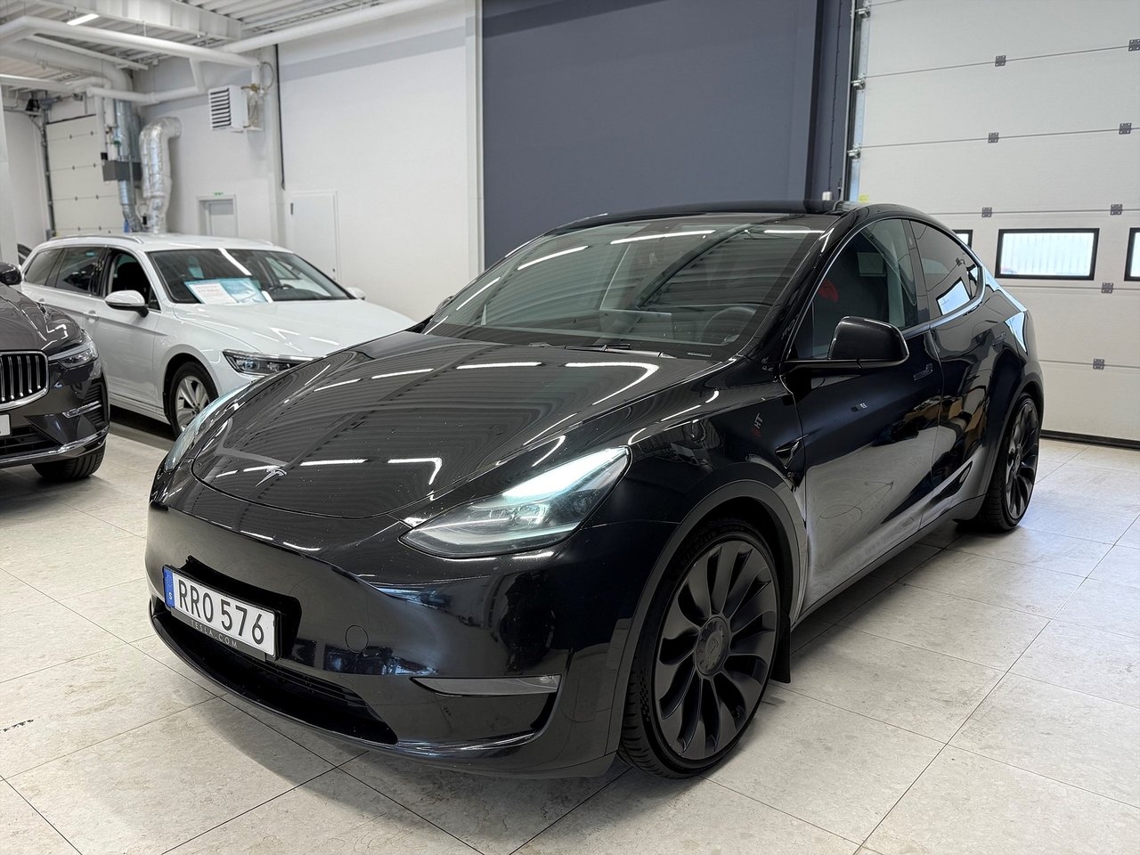 Tesla Model Y Performance, 534hk 2023, photo 2/10