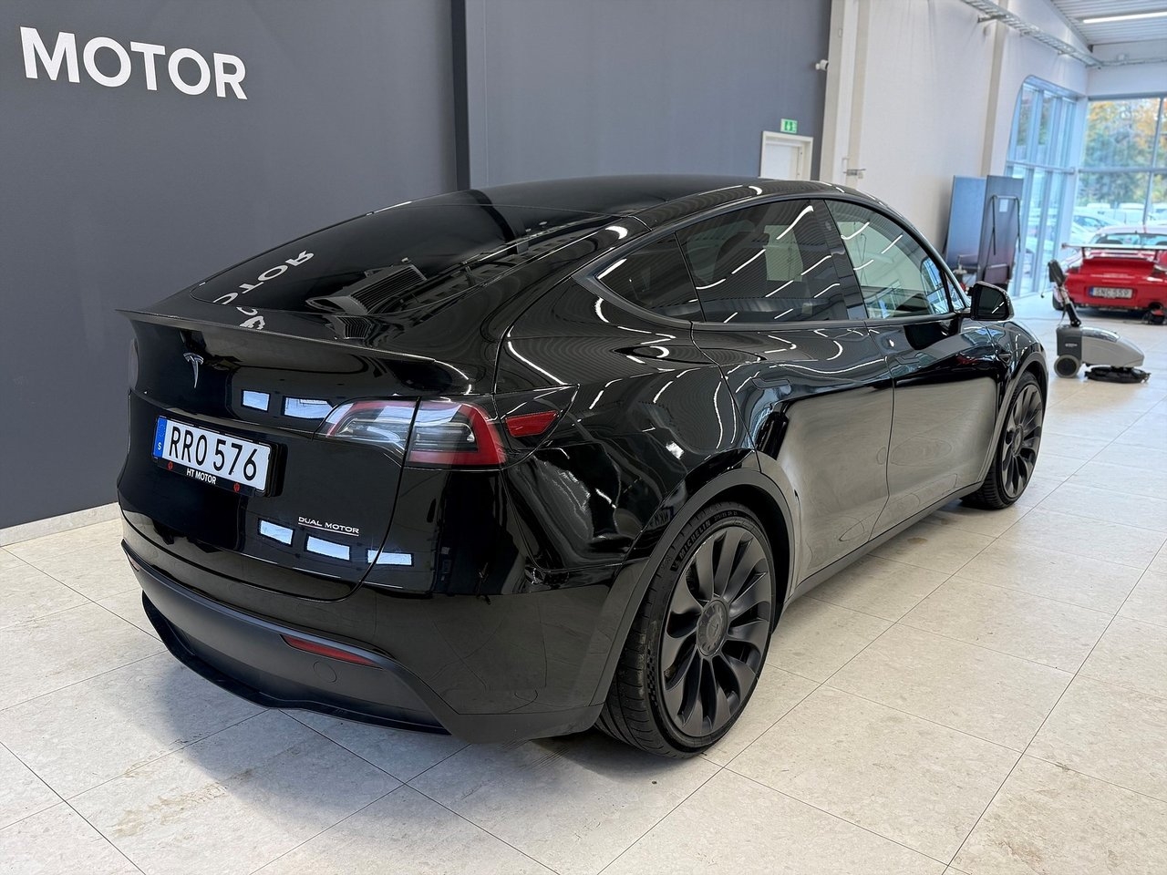 Tesla Model Y Performance, 534hk 2023, photo 7/10