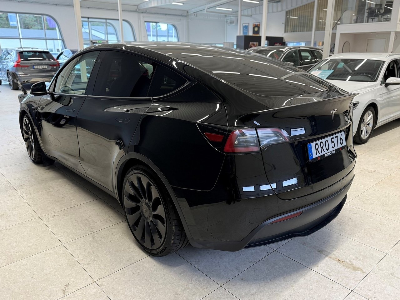 Tesla Model Y Performance, 534hk 2023, photo 4/10