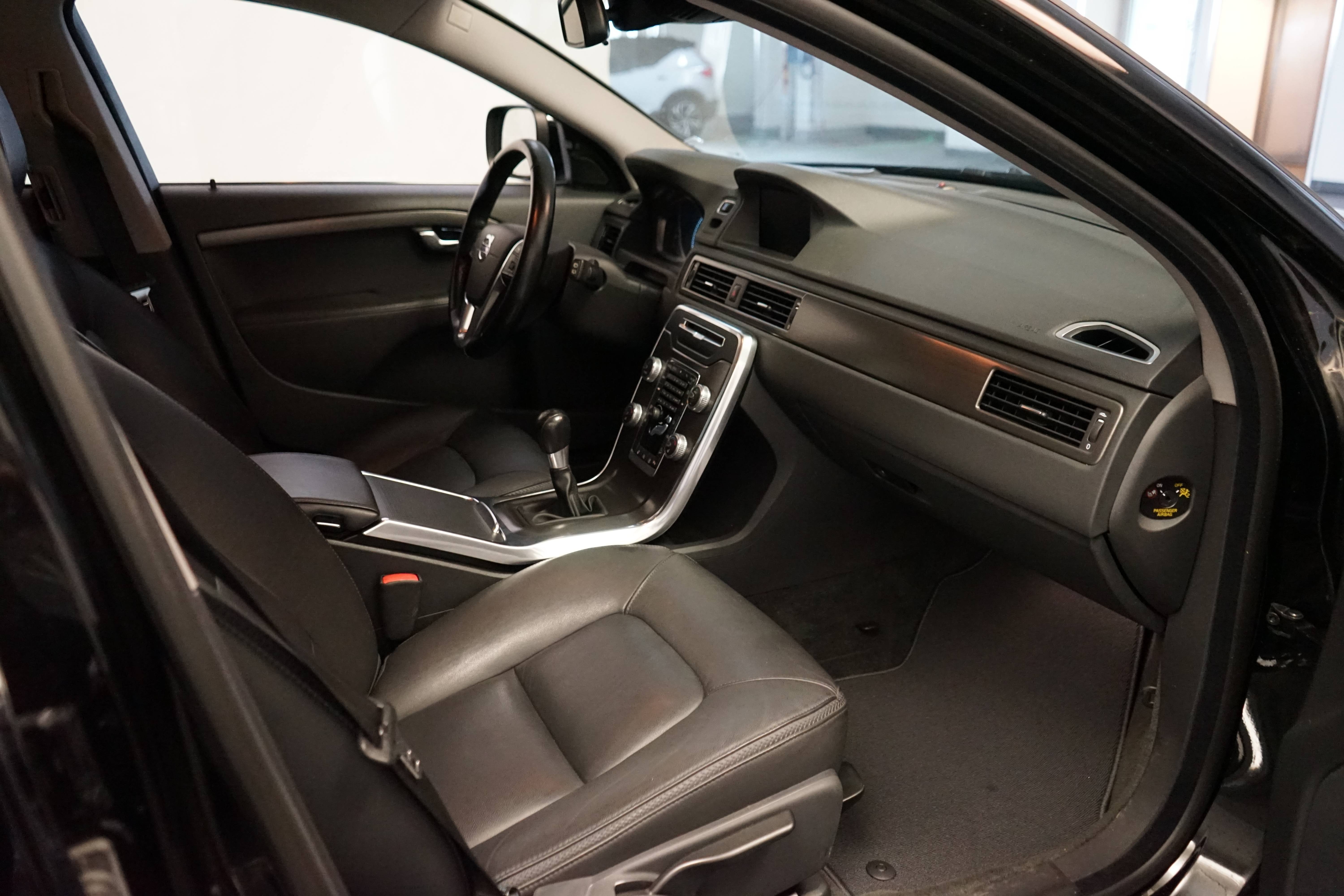 Volvo XC70 D5 AWD Manuell 2015, bild 2/9