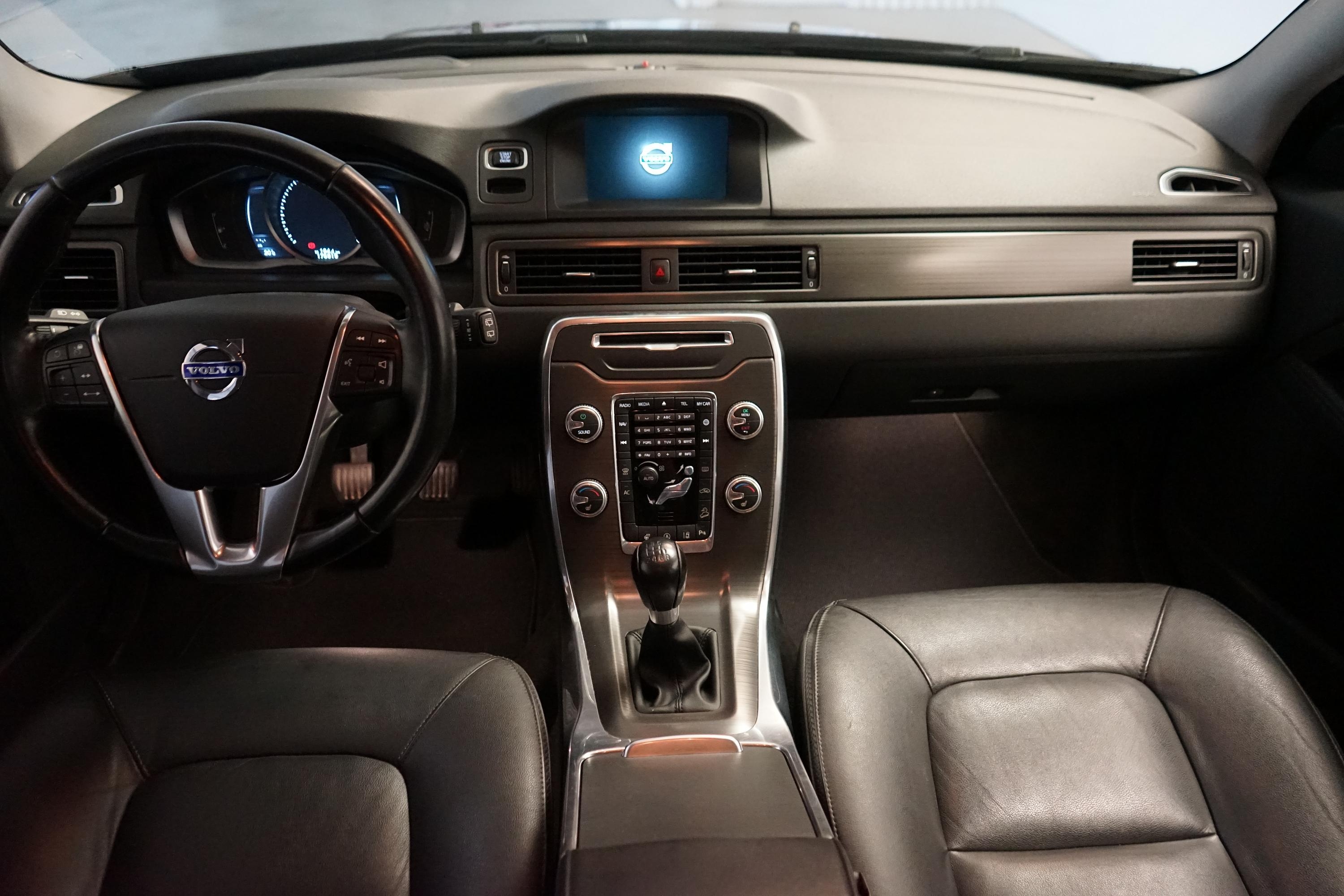 Volvo XC70 D5 AWD Manuell 2015, bild 4/9